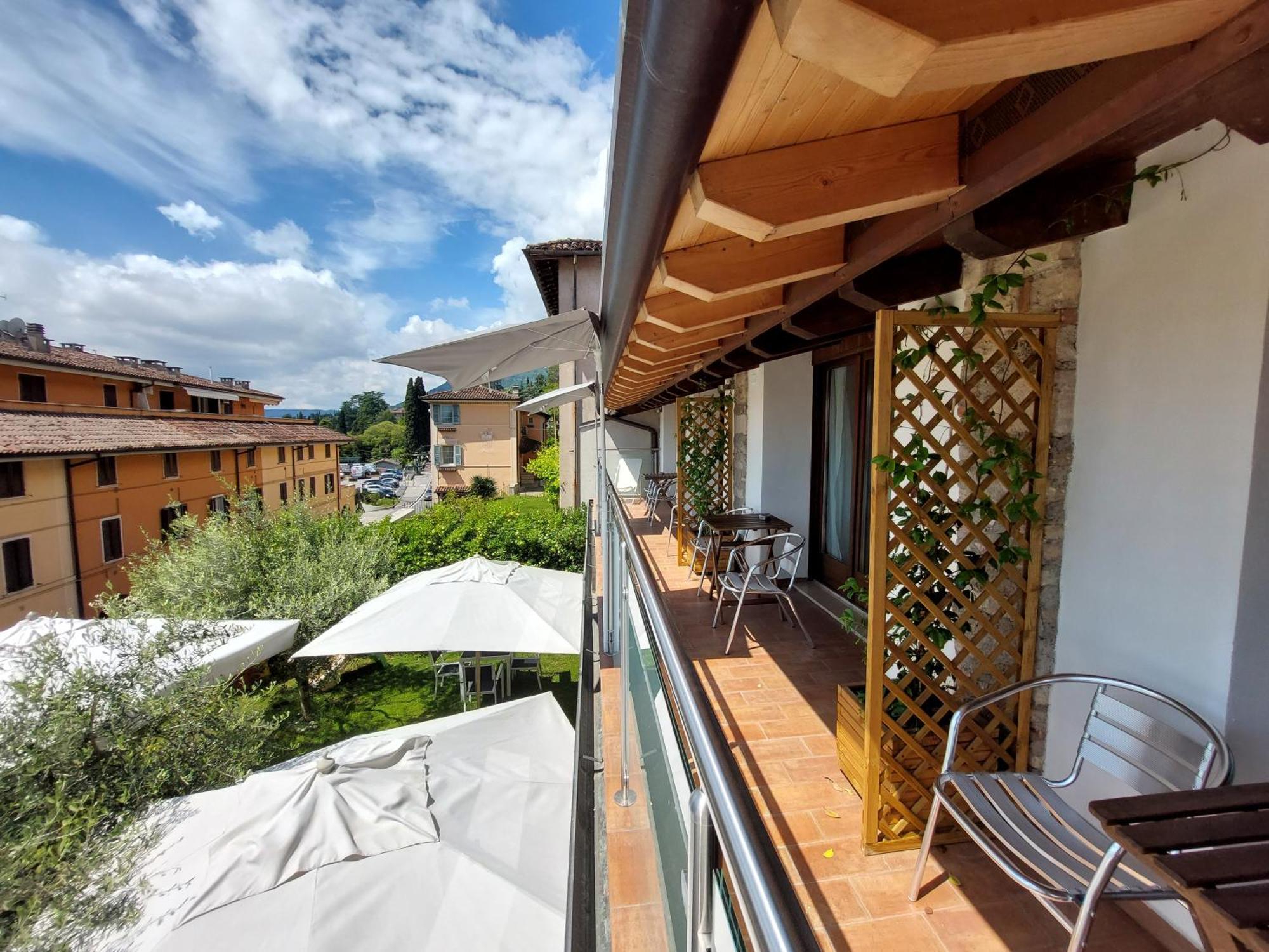 Pizzocolo Resort Fasano Gardone Riviera Exterior foto