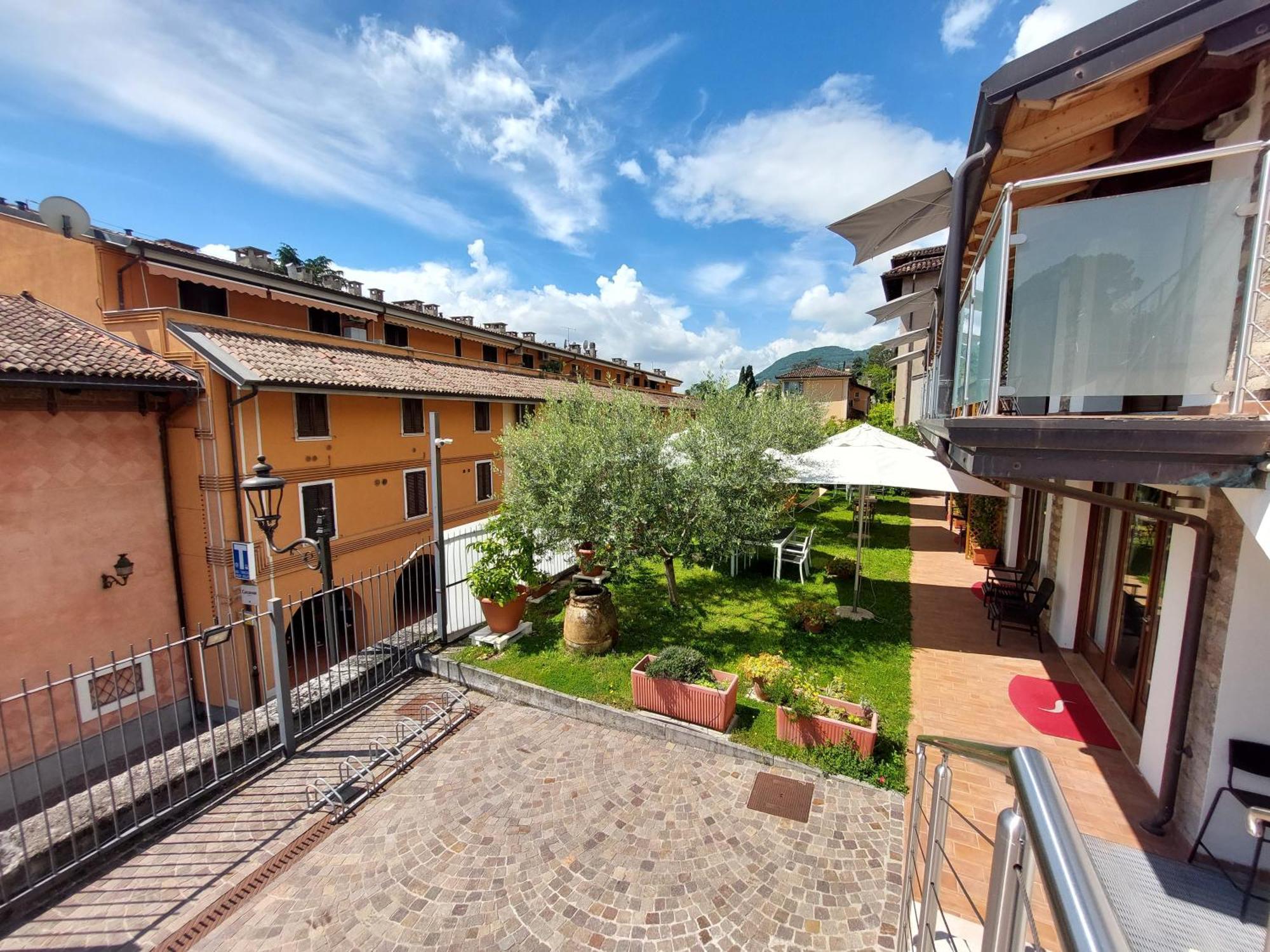 Pizzocolo Resort Fasano Gardone Riviera Exterior foto
